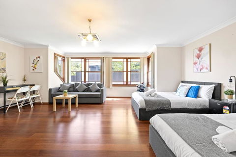 Quadruple Room W Ensuite In Gordon Near Train & Bus - Redcliffe Tourism 3