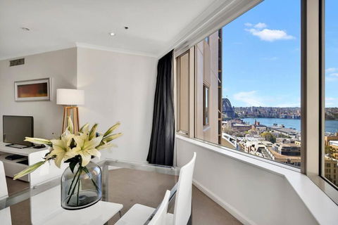 Quality Apartment In The Rocks GLO1203 - Redcliffe Tourism 0