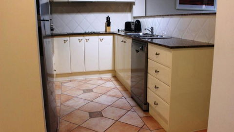 Quality Aquarius Apartment On The Beach! - Redcliffe Tourism 2