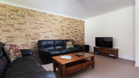 Quiet And Private Duplex - Redcliffe Tourism 3