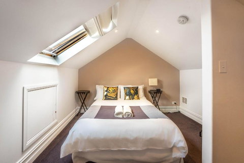 Raffless - Redcliffe Tourism 0