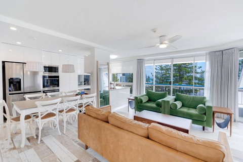 Rainbow Bay - 2BR Haven - Redcliffe Tourism 0