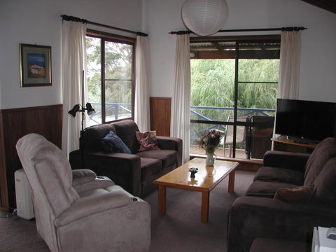 Rainbow House - Redcliffe Tourism 2