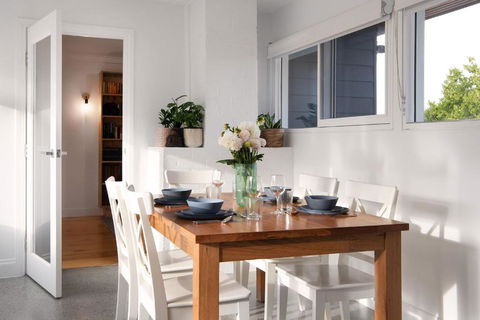 Readers Rest - Redcliffe Tourism 3