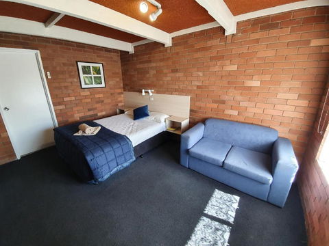 Red Chief Motel - Redcliffe Tourism 2