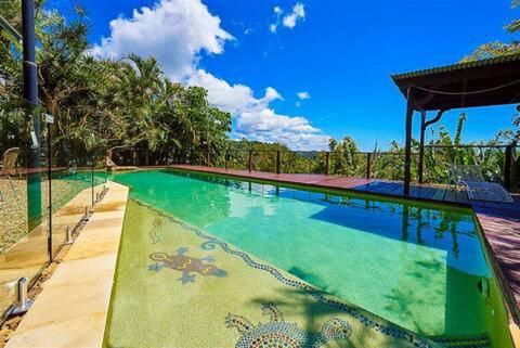 Private Access Retreat 1 Queen Bedroom W Stunning Pool And Ocean Views - Redcliffe Tourism 1
