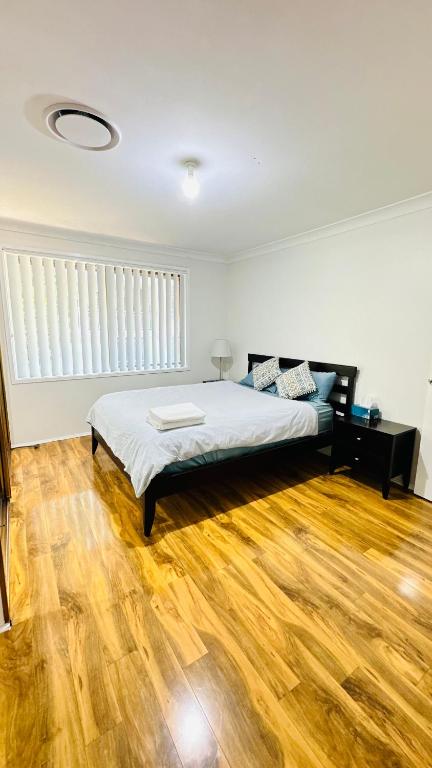Quiet Family Townhouse In Wollongong CBD - Redcliffe Tourism 2