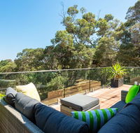 At Agnes Ave coastal views - Redcliffe Tourism