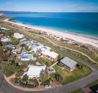 At The Beach - 54 Elizabeth Crescent - Redcliffe Tourism