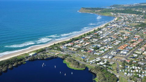 At The Beach - Lennox Head - Redcliffe Tourism 2