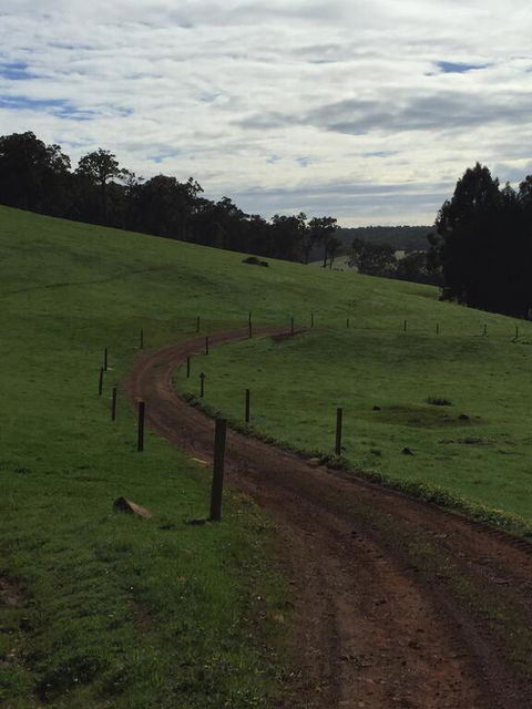 Atina Rocks Country Homestead - Redcliffe Tourism 1