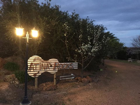 Atina Rocks Country Homestead - Redcliffe Tourism 2