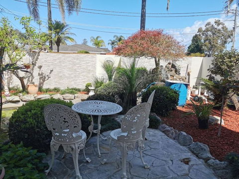 Attached Self Service Waterfront Whole Villa - Sydney - Redcliffe Tourism 3