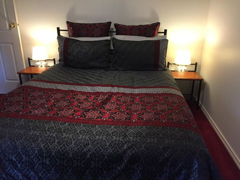 Auburn Hideaway Clare Valley - Redcliffe Tourism 3