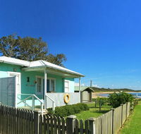 Aurora Beachfront Cottage - Redcliffe Tourism