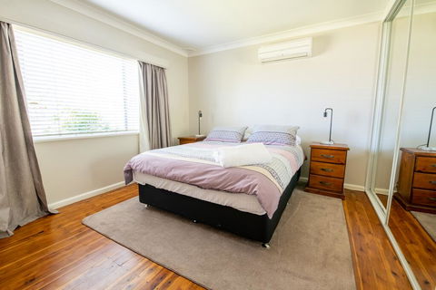 Autumn St - Trendy East Orange - Near CBD - Redcliffe Tourism 1