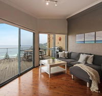 Avoca Heights House /// 4 BDR 2.5 BTH // Direct Ocean Views - Redcliffe Tourism