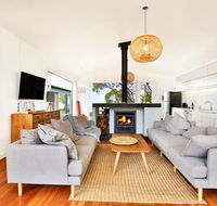 Ayana Beach House - Pet Friendly - Opposite Beach - Redcliffe Tourism