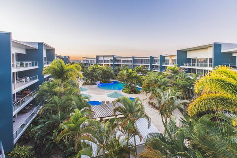 Azzura Greens Resort - Redcliffe Tourism 3