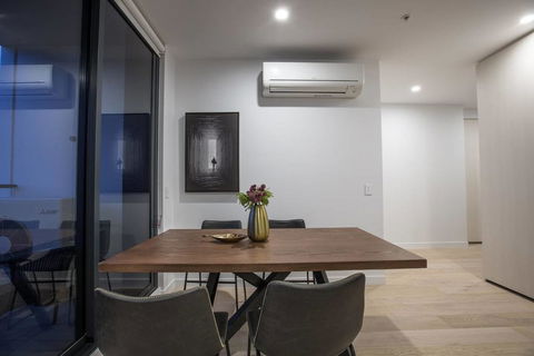  Green-hoodStunning 2 Bedrooms Apt@parkville - Redcliffe Tourism 2