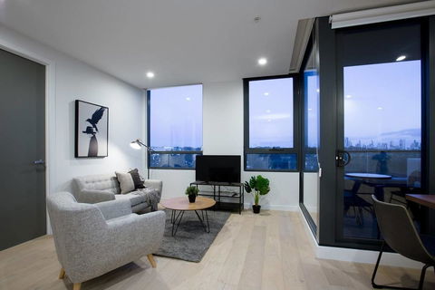  Green-hoodStunning 2 Bedrooms Apt@parkville - Redcliffe Tourism 0