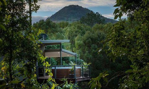 Babbling Brook Retreat - Redcliffe Tourism 0