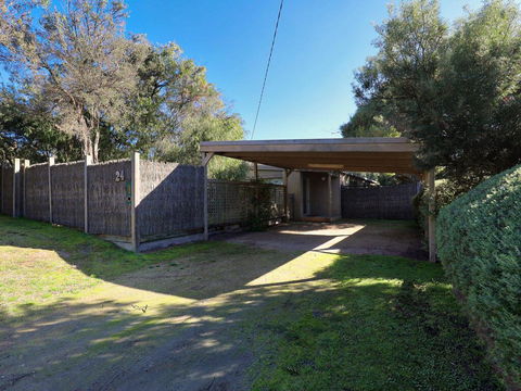 Back Beach Hideaway - Redcliffe Tourism 0
