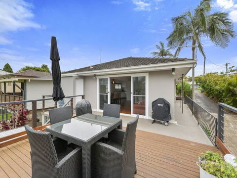 Bailey House - Redcliffe Tourism 1