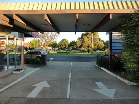 Bairnsdale Kansas City Motel - Redcliffe Tourism 2