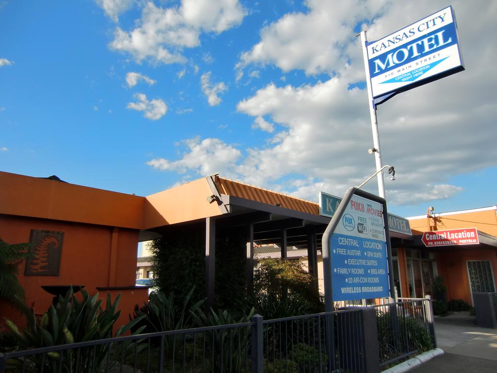  Redcliffe Tourism