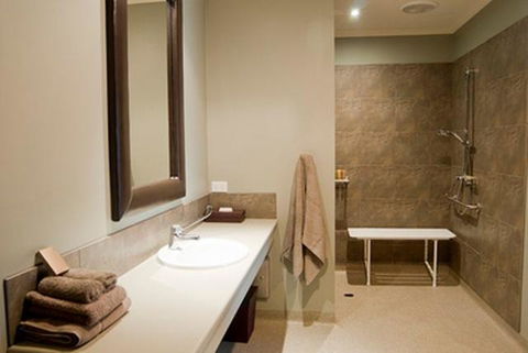Bairnsdale Motel - Redcliffe Tourism 1