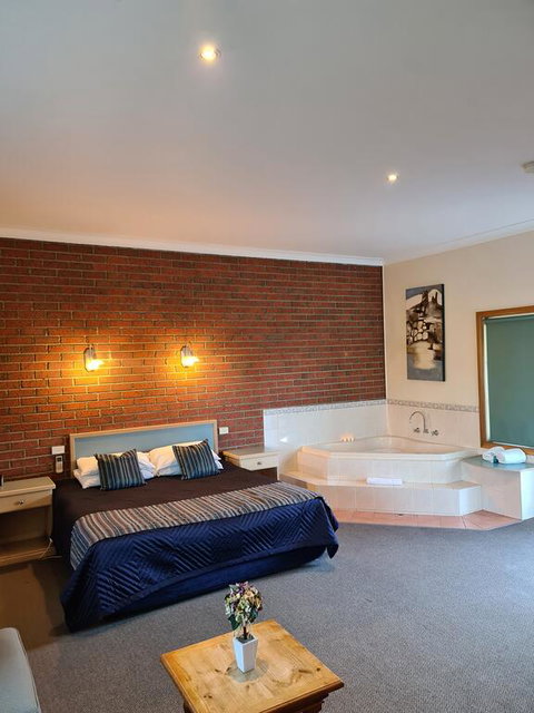 Bairnsdale Tanjil Motor Inn - Redcliffe Tourism 1