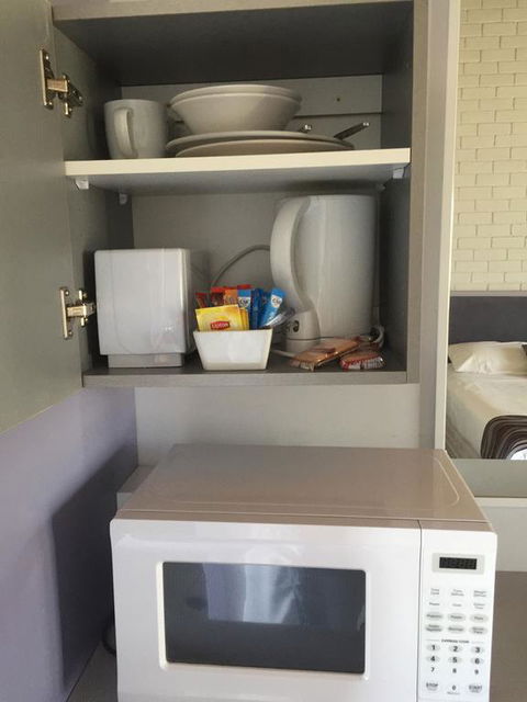 Bakery Park Motor Inn - Redcliffe Tourism 1