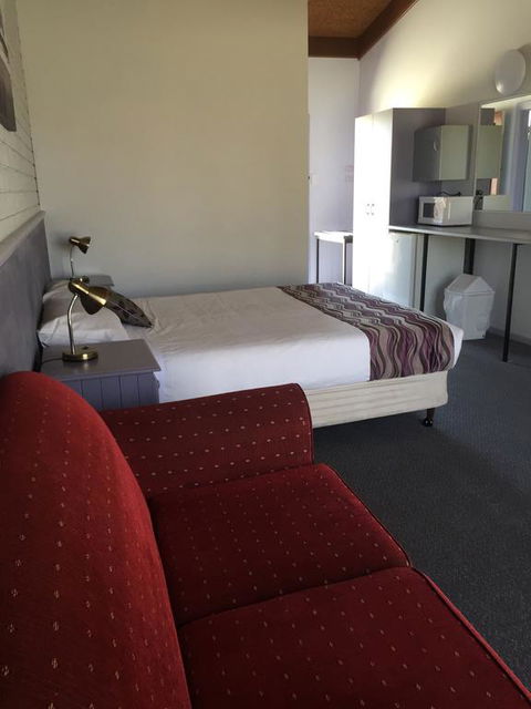 Bakery Park Motor Inn - Redcliffe Tourism 0