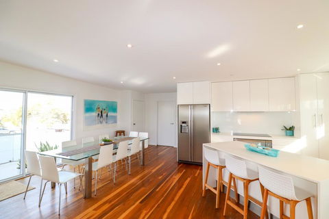 Bali St BeachHouse - Redcliffe Tourism 2