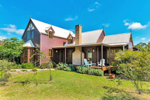 Ballaview - Redcliffe Tourism 1