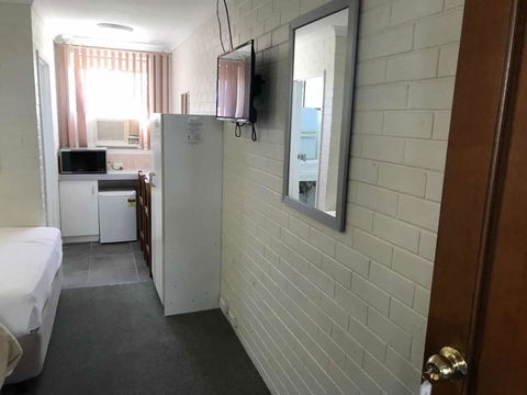 Bananatown Motel - Redcliffe Tourism 2