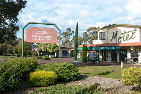 Bandicoot Motor Inn Hamilton - Redcliffe Tourism 2