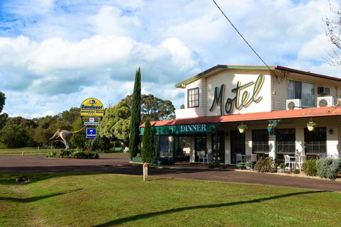 Bandicoot Motor Inn Hamilton - Redcliffe Tourism 0