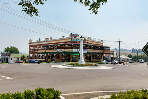 Bank Hotel Dungog - Redcliffe Tourism 0