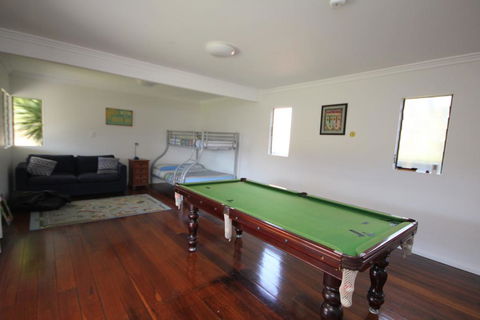 BANYANDAH 557 Ocean Drive NH - Redcliffe Tourism 3