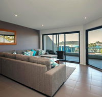 Barefoot Bliss  Fingal Bay - Redcliffe Tourism