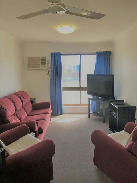 Bargara Beach Motor Inn - Redcliffe Tourism 3