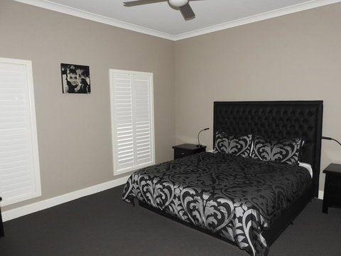 Barklysuites Apartments - Redcliffe Tourism 0