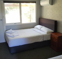 Bateau Bay Hotel - Redcliffe Tourism