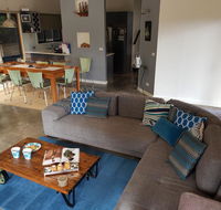 Bay Breeze Holiday Home - Redcliffe Tourism