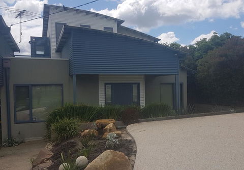 Bay Breeze Holiday Home - Redcliffe Tourism 1