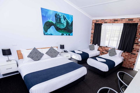 Bay Hotel Motel - Redcliffe Tourism 0