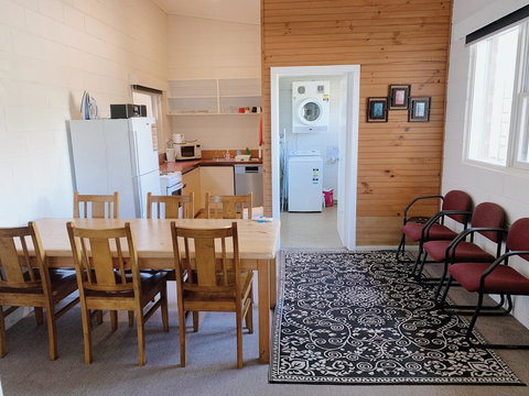 Bayplay Cottage And Portsea Apartments - Redcliffe Tourism 1