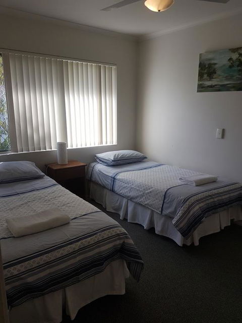Bayshores Holiday Apartments - Redcliffe Tourism 1